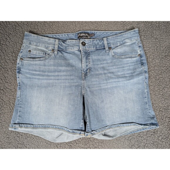 Torrid Jean Shorts Womens Size 16 Blue Denim Cotton Pockets Mid Rise Mid Short - Picture 1 of 10